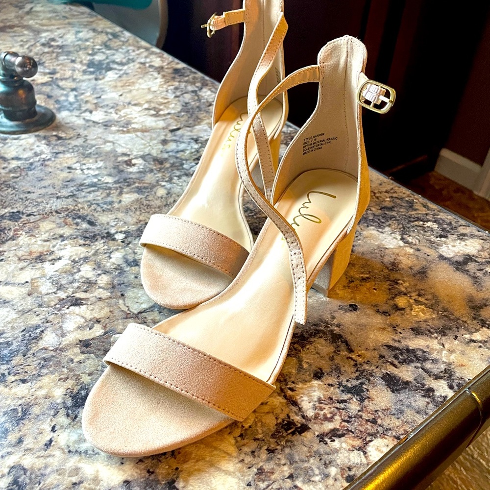 LuLu’s Nude Suede Size 7.5 Short Heel Brand New